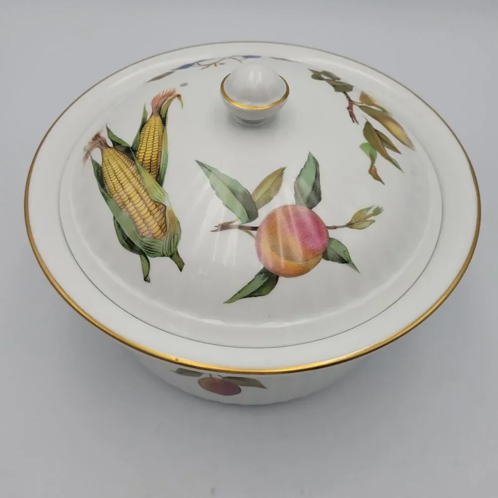 Royal Worcester Lidded Round Casserole 3 Quart Evesham w/Gold 1961 England